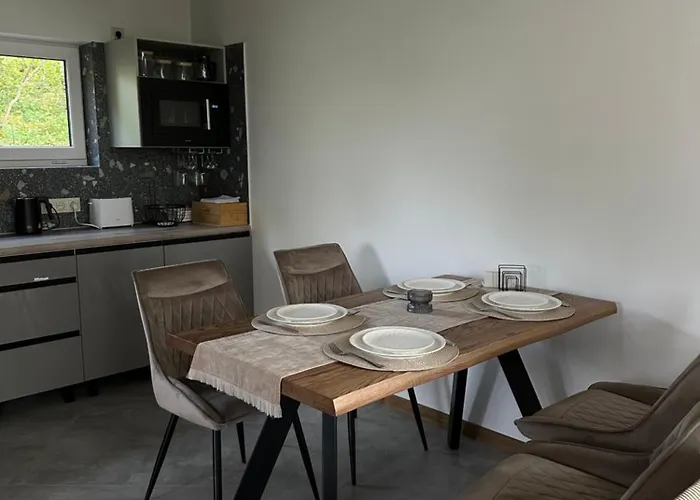 Field House * סלאבסקה